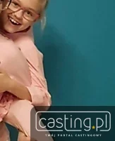 89137
