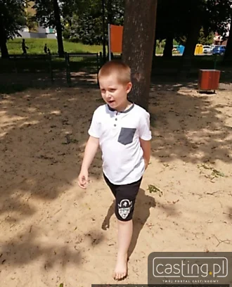 76040