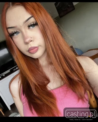 157618