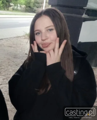 158587