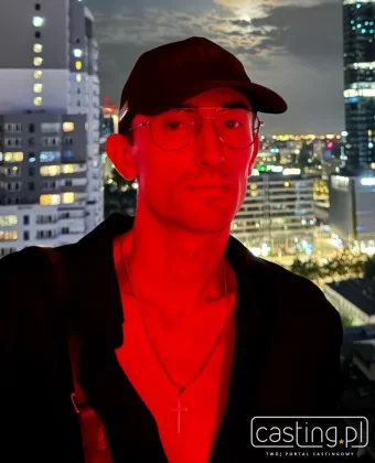 165978
